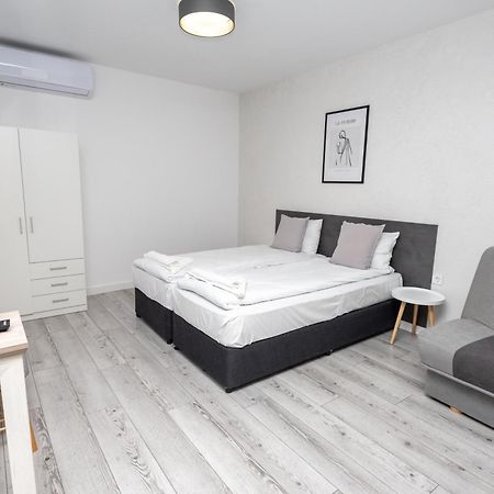 Guest House Desi - Къща За Гости Деси Baltsjik Buitenkant foto