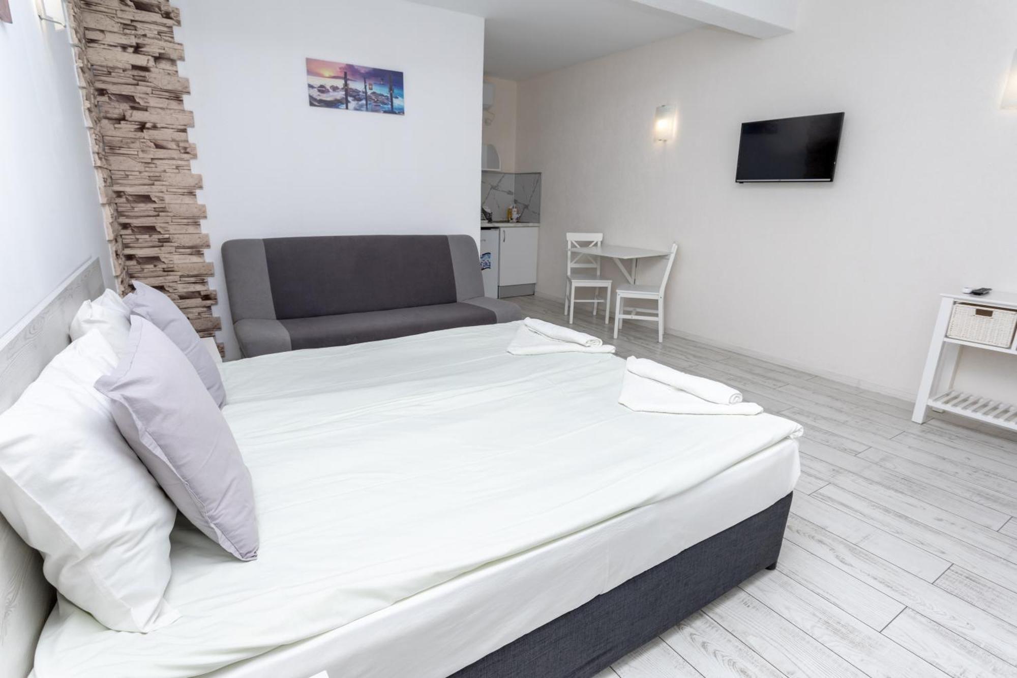 Guest House Desi - Къща За Гости Деси Baltsjik Buitenkant foto