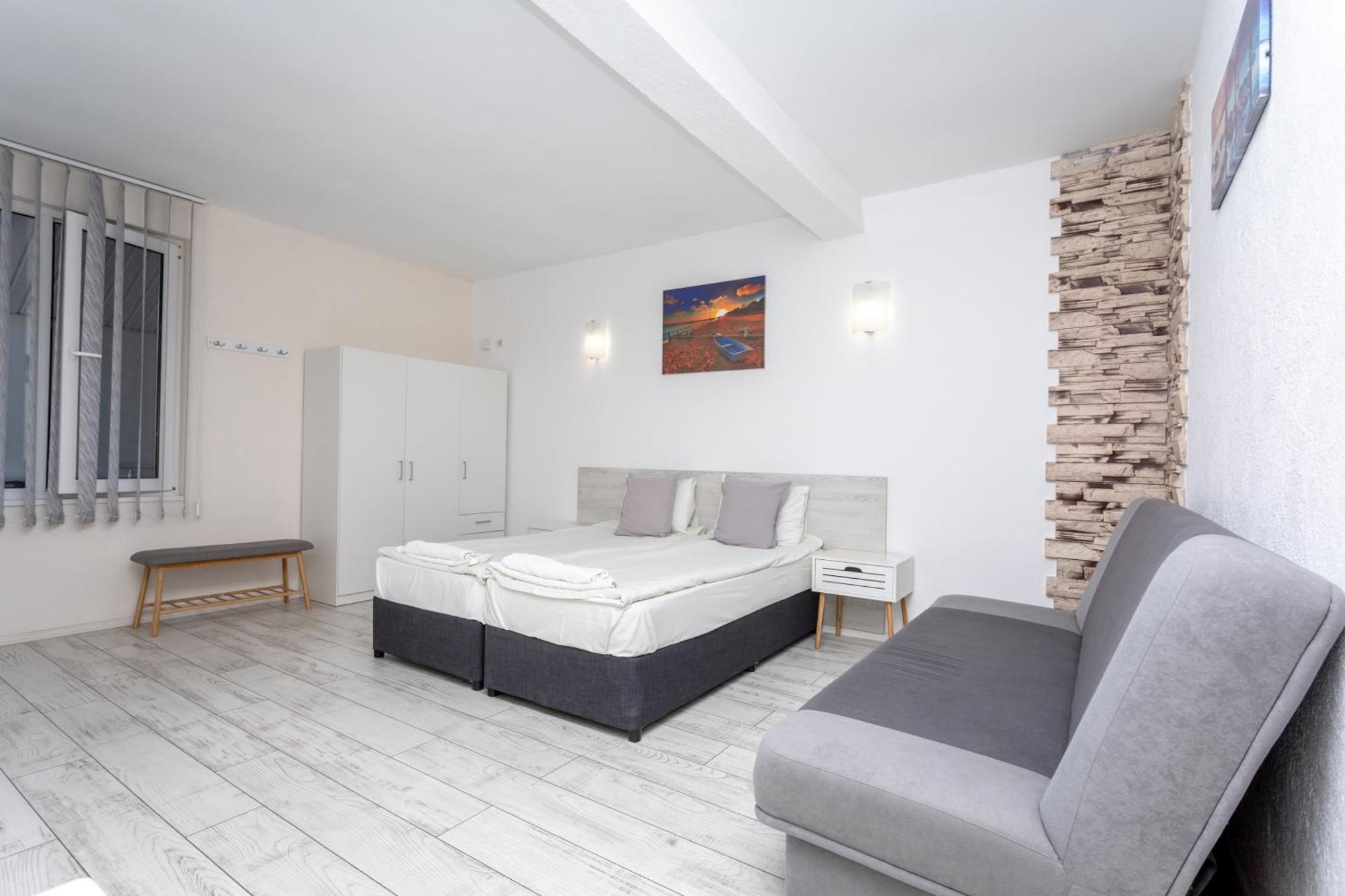 Guest House Desi - Къща За Гости Деси Baltsjik Buitenkant foto