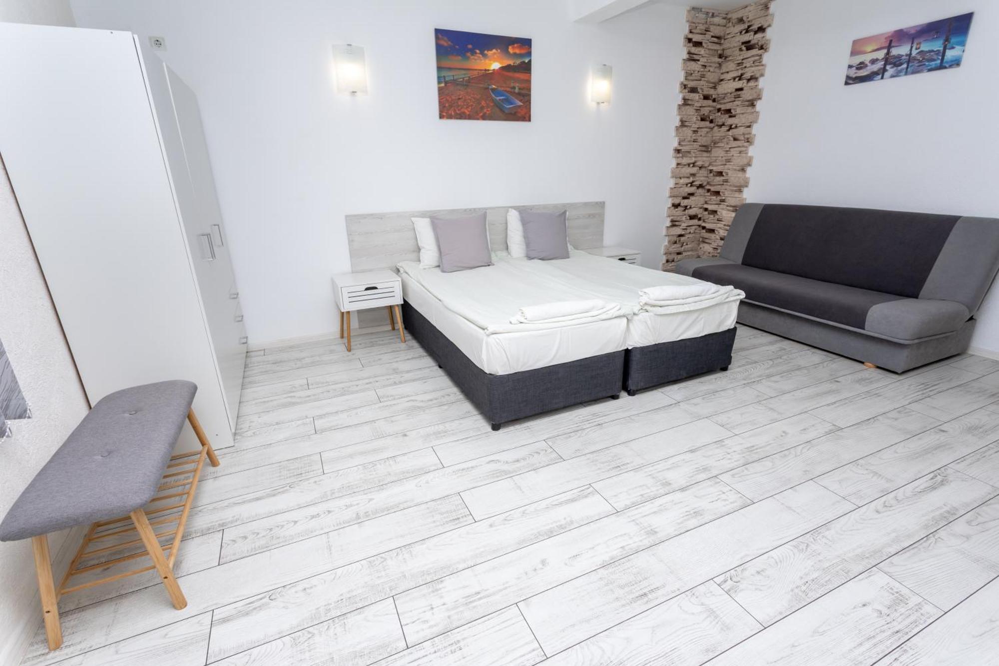 Guest House Desi - Къща За Гости Деси Baltsjik Buitenkant foto
