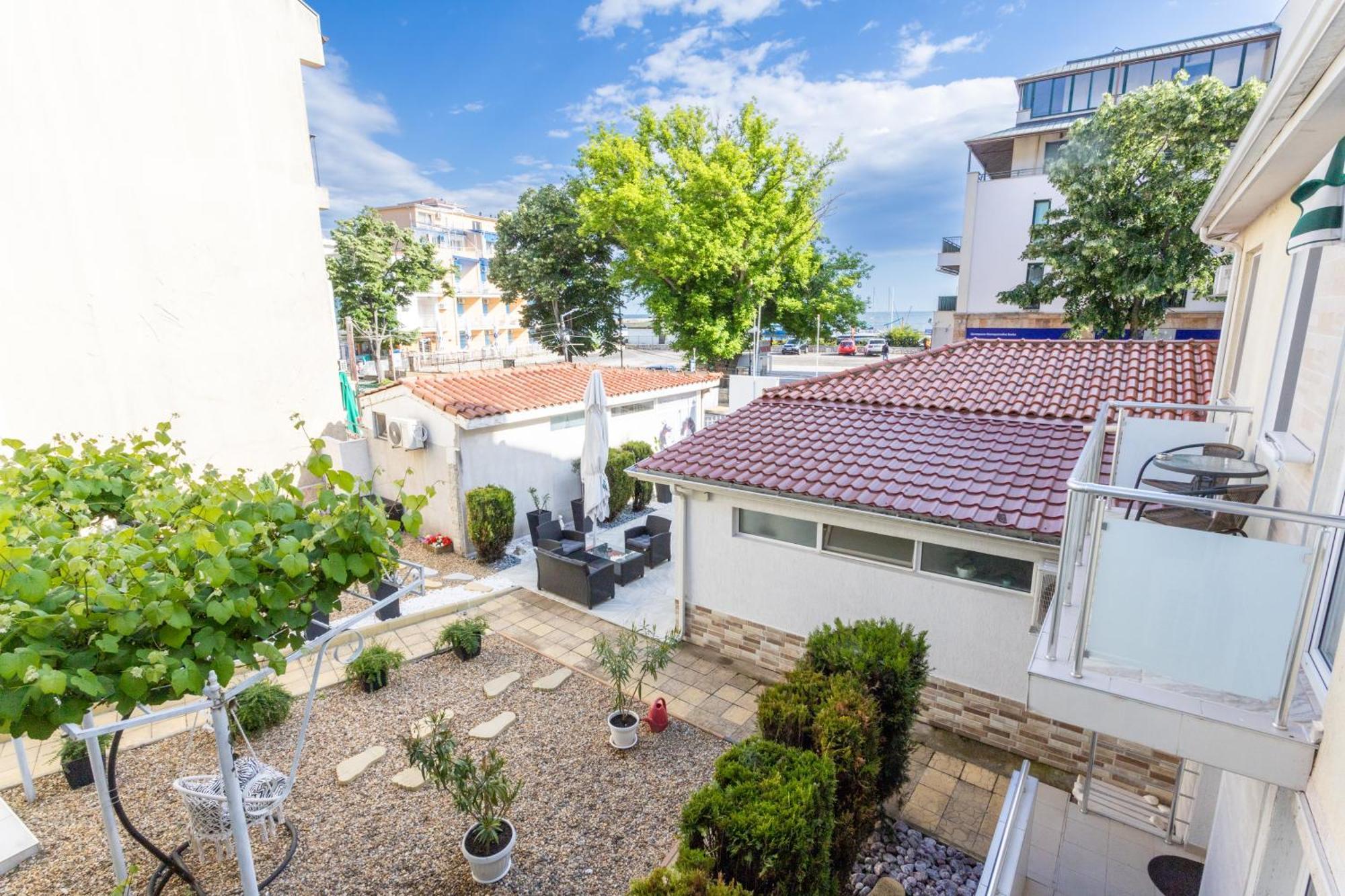 Guest House Desi - Къща За Гости Деси Baltsjik Buitenkant foto